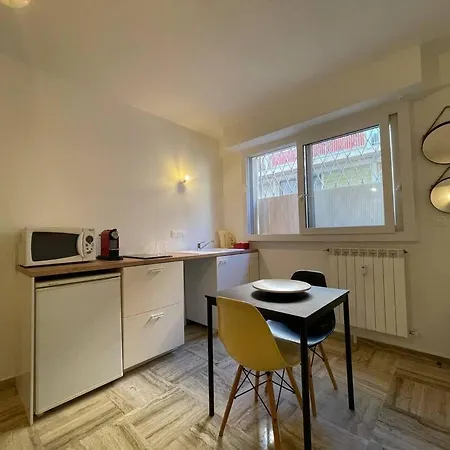 Beau - 100m De La Palm Апартаменты *